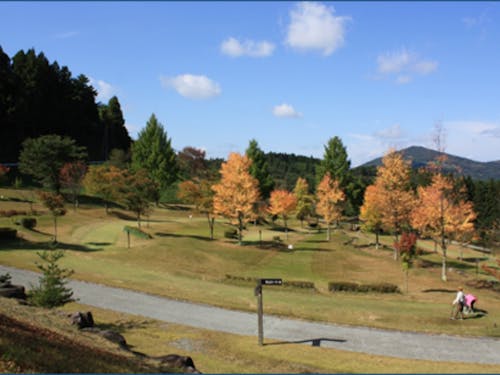 日山キャンプ場、パークゴルフ場で大自然を満喫