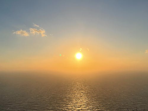 島ならではの夕日も、絶景ですよ。