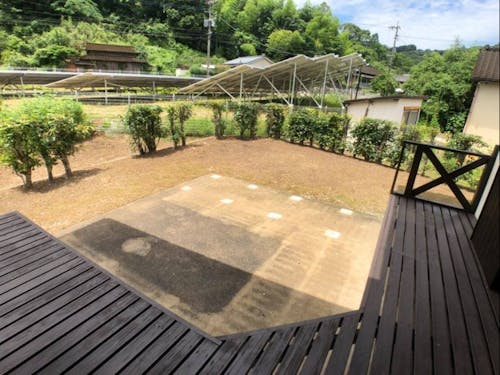 植木まで庭を自由にいじり放題!隣には購入可能な空き地も