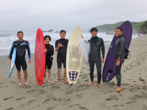 サーフィン移住体験ツアーで、移住希望者を案内することも。