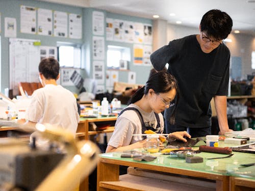 <豊岡の飛んでる魅力>かばん作りが一から学べるアルチザンスクール