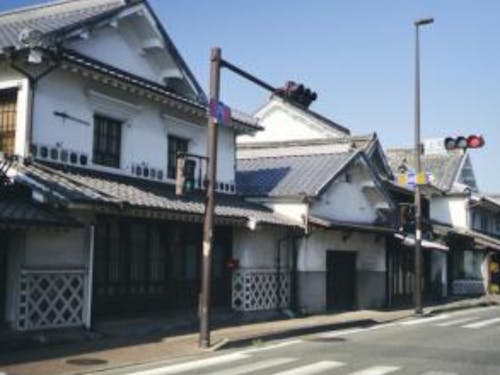 タイムスリップしたような景色の白壁通りです(筑後地方)