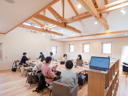 こんな場所で勤務しよう「コワーキングスペース」