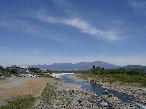 仕事に煮詰まったら、団地すぐ近くの自然で気分転換も良し!