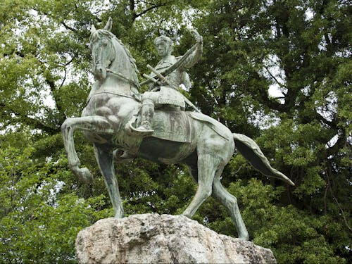 高杉晋作像に高杉晋作が騎兵隊を率いて挙兵した功山寺でキュン☆