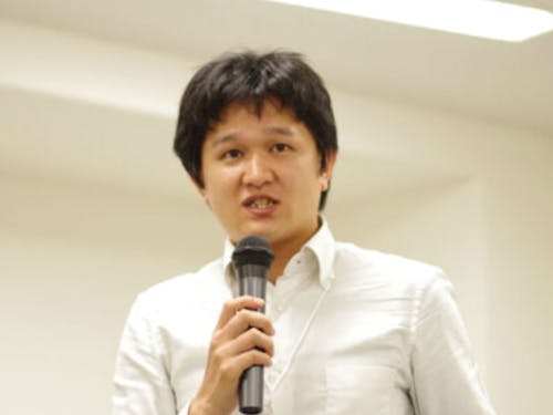 【メンター】認定NPO法人ETIC.マネージャー 加勢雅善:大学卒業後、スポーツNPOの立ち上げに参画し失敗を経験。その後、ETIC.に参加、起業家サポートや、大手企業・行政とベンチャー・NPOの連携・協働のコーディネートを担う。シモカワベアーズプログラム立ち上げと、伴走支援にも関わる。コロナ禍以前は、年に何度も町民と楽しく会食していた様子が目撃される。