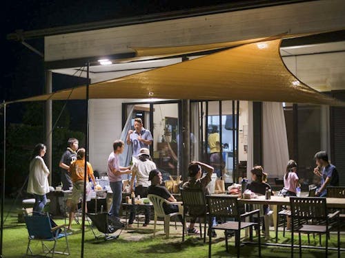 開放的な空間での贅沢なBBQタイム(提供:吉成大)