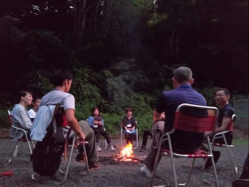 火を囲んで、紡がれる言葉たち。